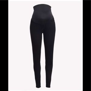 NWT Loft Maternity Skinny Jeans in Black